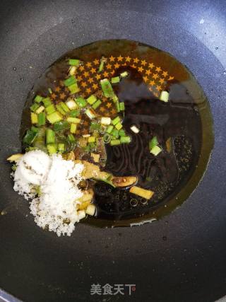 鸡肝炒青椒的做法步骤：4