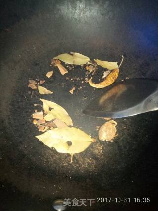 卤牛腩的做法步骤：4