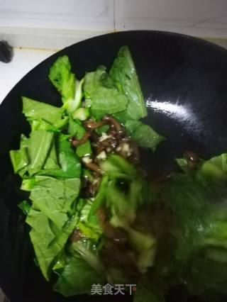 滑子蘑炒小白菜的做法步骤：8