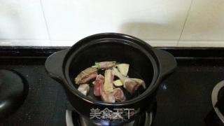 腊鸭腿白萝卜煲的做法步骤：7
