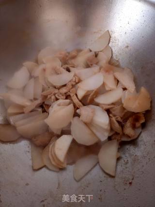 秋季滋阴润肺:酱香白萝卜片的做法步骤：4