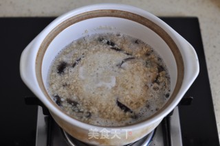 燕麦香菇鸡丁窝蛋粥的做法步骤：9