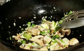 砂锅肉末粉丝煲的做法步骤：4