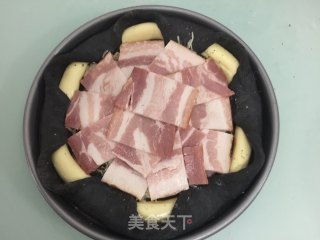 万圣节黑披萨的做法步骤：15
