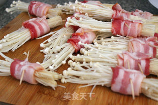 香煎培根金针菇卷的做法步骤：3