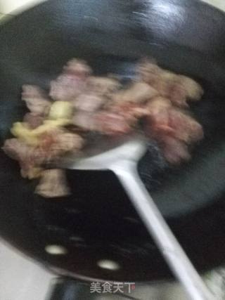 牛腩粉丝汤的做法步骤：2