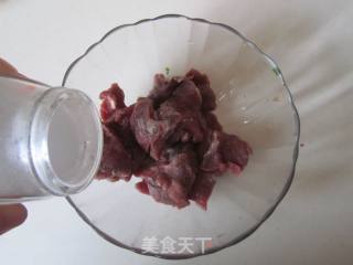孜然牙签肉的做法步骤：2