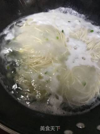 葱香肉丸汤面的做法步骤：7