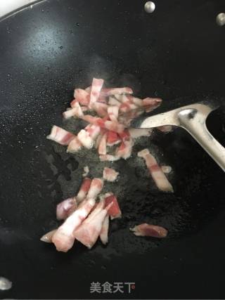 胡萝卜丝炒花肉的做法步骤：3