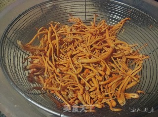 虫草花肉丝的做法步骤：2