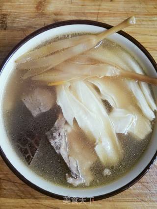 暖胃骨汤的做法步骤：3