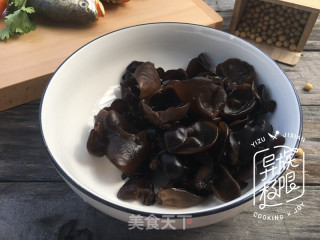 豆浆黄鱼汤的做法步骤：2