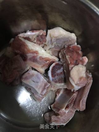 酱香牛排骨的做法步骤：1