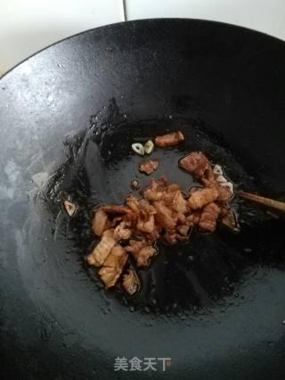 青椒肉炒饼的做法步骤：1