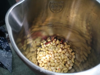 【Me制豆浆实验室】豆浆山楂果茶的做法步骤：4