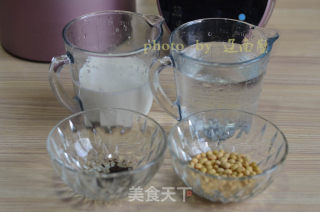【Me制豆浆试验室】豆浆奶茶的做法步骤：1