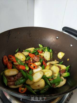 杭椒年糕炒腊肠的做法步骤：7