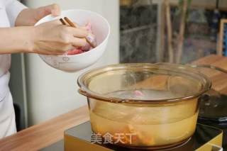 青红萝卜猪展汤的做法步骤：2