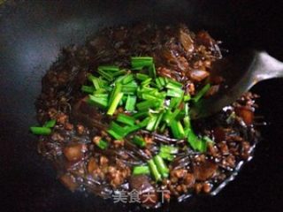 肉末粉丝 (蚂蚁上树) 饭桌上的抢手菜的做法步骤：5