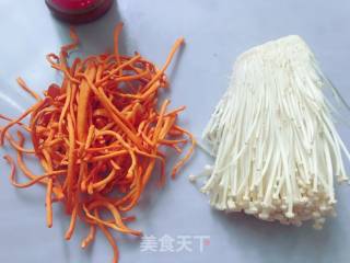 剁椒蒸虫草花菇的做法步骤：1