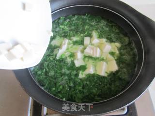 荠菜豆腐汤的做法步骤：4