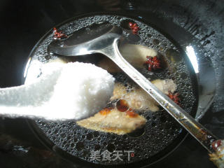 金针菇烧中翅的做法步骤：6
