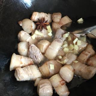 五花肉烧鹌鹑蛋的做法步骤：6