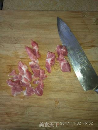 瘦肉煲杨桃汤的做法步骤：1