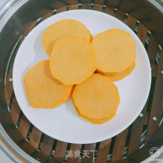简单又好吃的黄金南瓜饼的做法步骤：2