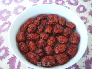 红枣银耳莲子羹的做法步骤：2