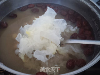 红枣银耳莲子羹的做法步骤：6