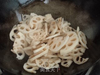 炒莲藕的做法步骤：6