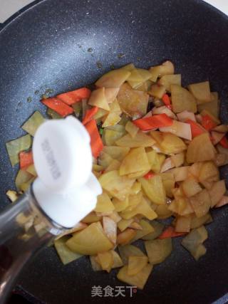 杏鲍菇炒土豆片的做法步骤：8