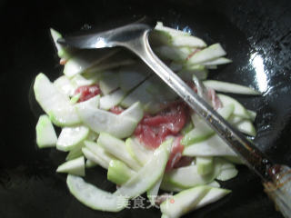 瘦肉丝绿豆芽炒夜开花的做法步骤：5
