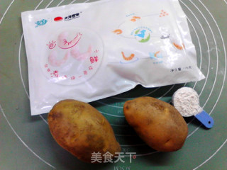 鲜虾土豆饼的做法步骤：1
