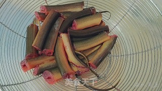 泡椒鳝段的做法步骤：1