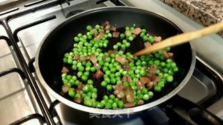 腊肉豌豆焖饭的做法步骤：3