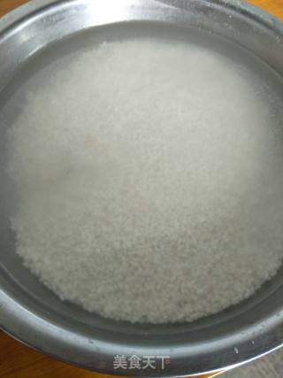 糯米藕的做法步骤：1