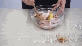 薯片鸡翅的做法步骤：1