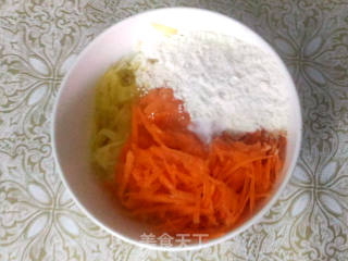 土豆饼的做法步骤：3