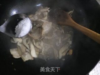 蘑菇炒肉的做法步骤：6