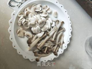 小炒双菇的做法步骤：3