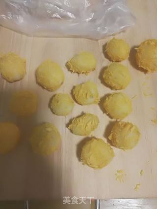 香酥土豆球的做法步骤：1