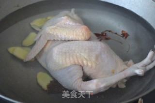 青椒姜母鸡的做法步骤：2