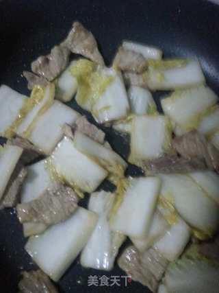 白菜杆炒肉片的做法步骤：4