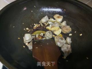 茭白烧鸭块的做法步骤：4