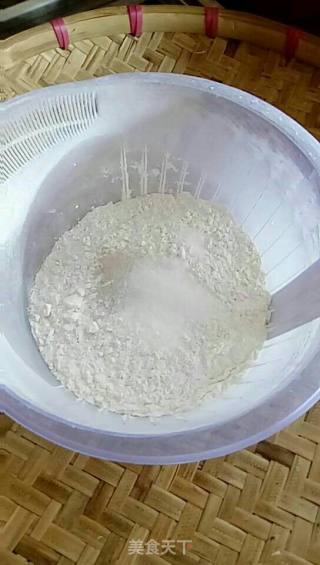 牛肉馅饼的做法步骤：1