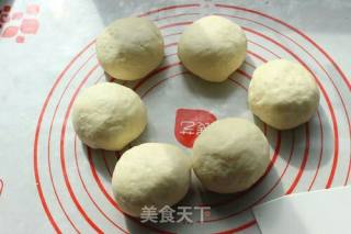 葱花Q肠面包的做法步骤：5