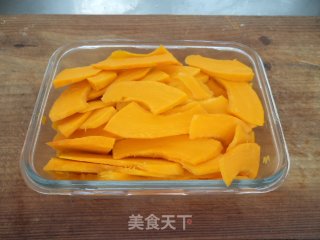 南瓜面包的做法步骤：1