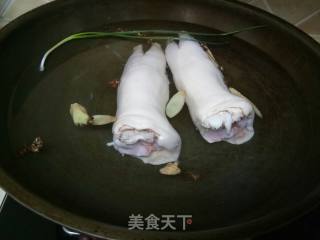 猪脚冻的做法步骤：2